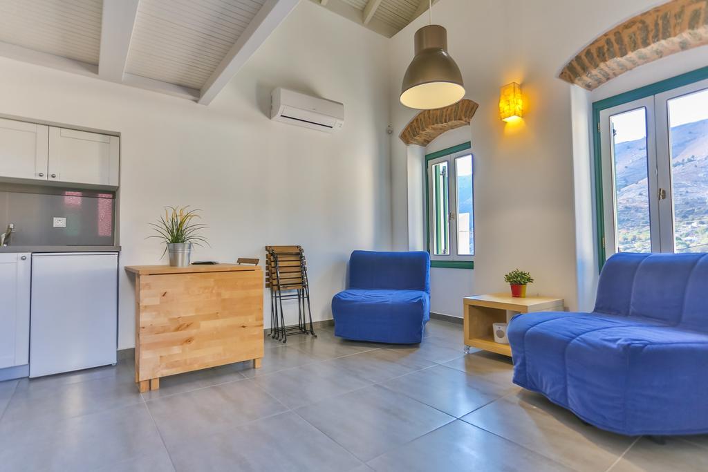 Annika Deluxe Apartments Đảo Sými Ngoại thất bức ảnh