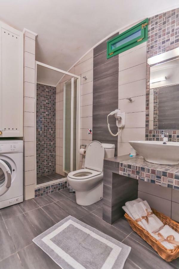 Annika Deluxe Apartments Đảo Sými Ngoại thất bức ảnh