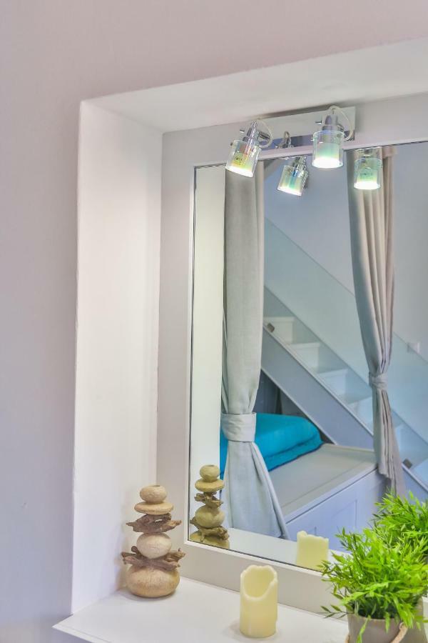 Annika Deluxe Apartments Đảo Sými Ngoại thất bức ảnh