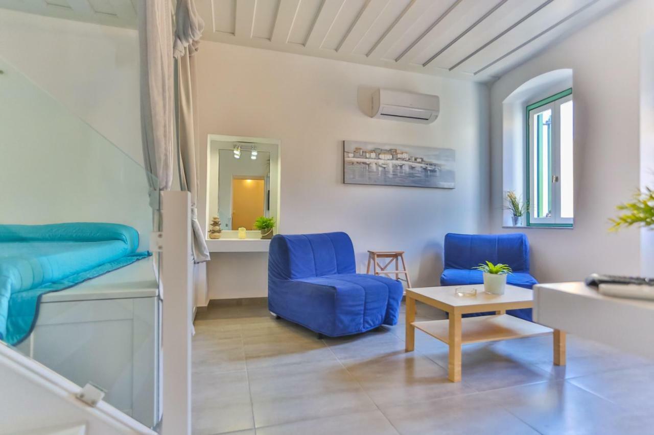 Annika Deluxe Apartments Đảo Sými Ngoại thất bức ảnh