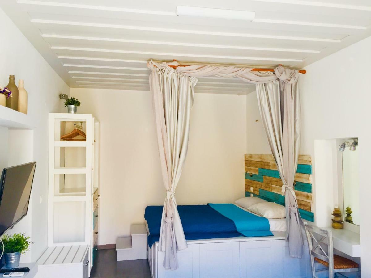 Annika Deluxe Apartments Đảo Sými Ngoại thất bức ảnh